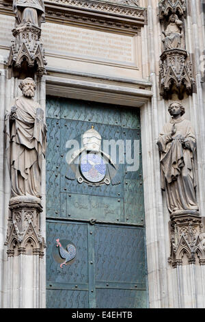 Porte d'entrée de la cathédrale de Cologne, Allemagne Banque D'Images