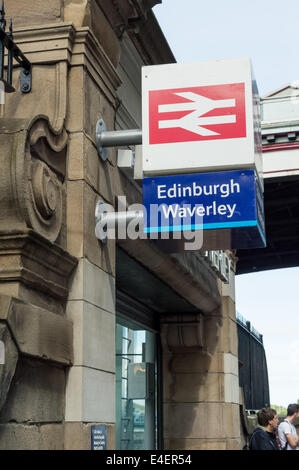 L'entrée de la rue du marché de la gare de Waverley, Édimbourg Banque D'Images