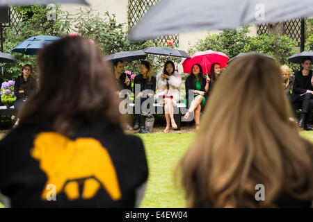 Paris, France. 09 juillet 2014. Rad Hourani Haute Couture Fashion Show, Paris, France, le mercredi 9 juillet 2014 Crédit : Cecilia Colussi/Alamy Live News Banque D'Images