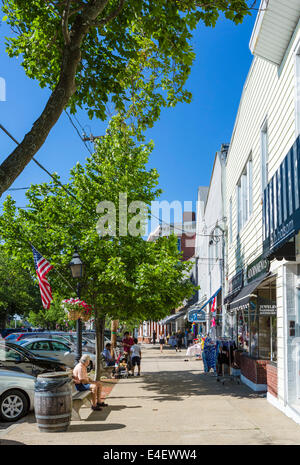 Rue principale dans le village de Sag Harbor, comté de Suffolk, Long Island, NY, USA Banque D'Images