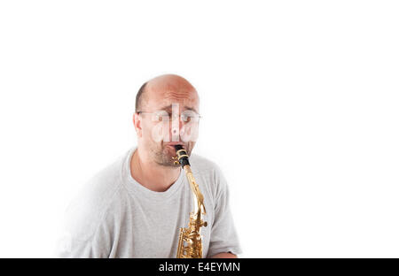 Man playing saxophone isolated on white Banque D'Images