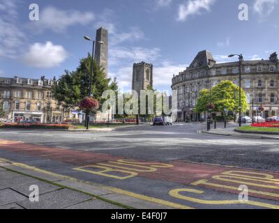 Cénotaphe & St Pauls Church. Harrogate North Yorkshire. Banque D'Images