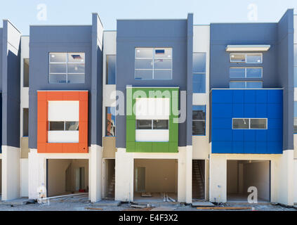 Fragment de nouvelle maison de banlieue actuellement en construction Banque D'Images