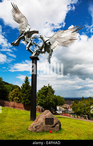 Oiseaux buzzards Malvern metal sculpture à Great Malvern par Walenty Pytel Banque D'Images