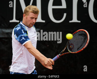 Stuttgart, Allemagne. 10 juillet, 2014. Joueur de tennis Kazakh Andrey Golubev en action au cours de la première ronde du match contre l'Fobgnini à partir de l'Italie à la coupe du tournoi ATP de Mercedes à Stuttgart, Allemagne, 10 juillet 2014. Photo : DANIEL MAURER/dpa/Alamy Live News Banque D'Images