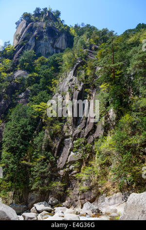 Dans les gorges de Shosenkyo à Kofu vert frais, Yamanashi, Japon Banque D'Images