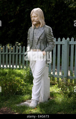 John Lennon statue au bras, Oxborough Bedingfield, Norfolk Banque D'Images