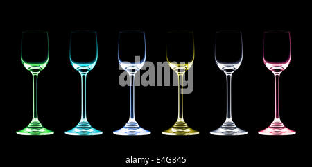 Vide de couleur verres isolated on black Banque D'Images