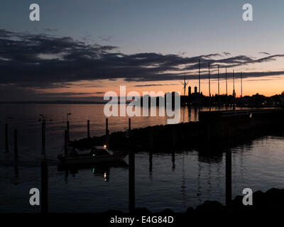 Coucher de soleil sur le lac de Constance, Friedrichshafen, Allemagne Banque D'Images