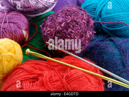 Background made of many colorful knitting balls Banque D'Images