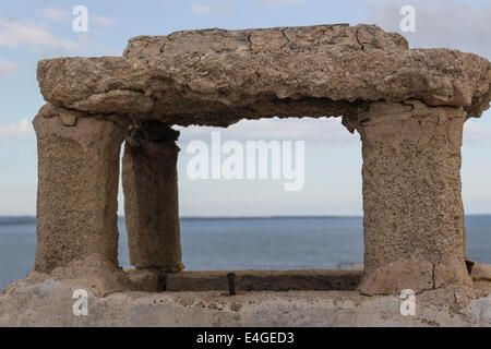 Ancienne place de cheminée sur le toit de Doxi Stracca Fontana Palace environ 1760 A.D. dans la vieille ville de Gallipoli (Le)) dans le sout Banque D'Images