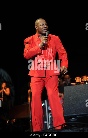 Philadelphie, Pennsylvanie, USA. 10 juillet, 2014. ERIC GRANT, de la légendaire O'Jays, live à l'essence même de divertissement à la célèbre musique Dell Center de Philadelphie Crédit : Ricky Fitchett/ZUMA/Alamy Fil Live News Banque D'Images