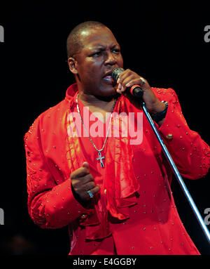 Philadelphie, Pennsylvanie, USA. 10 juillet, 2014. ERIC Grant de la légendaire O'Jays, live à l'essence même de divertissement à la célèbre musique Dell Center de Philadelphie Crédit : Ricky Fitchett/ZUMA/Alamy Fil Live News Banque D'Images