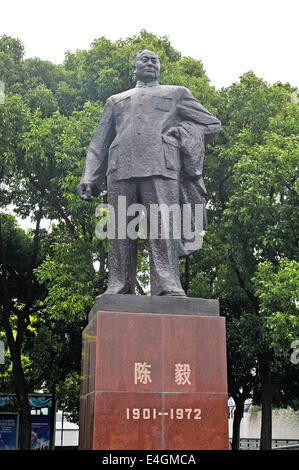 Statue de Chen Yi, premier maire de Shanghai après la révolution, le Bund, Shanghai, Chine Banque D'Images