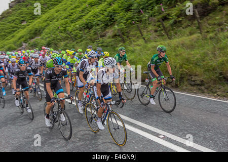 Le peloton du cote de Blubberhouses pendant le Tour de France Grand Départ à Kex Gill Col Banque D'Images