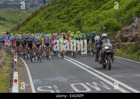 Le peloton du cote de Blubberhouses pendant le Tour de France Grand Départ à Kex Gill Col Banque D'Images