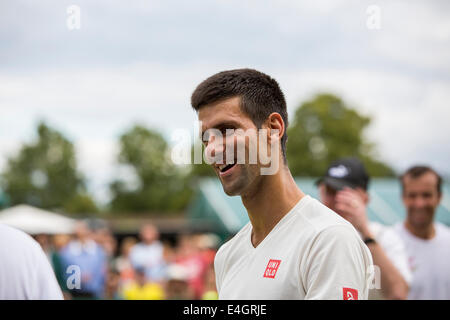 Novak Djokovic pratiques sur cour n°4 des championnats 2014 de Wimbledon Le All England Lawn Tennis Club Wimbledon & Crocquet