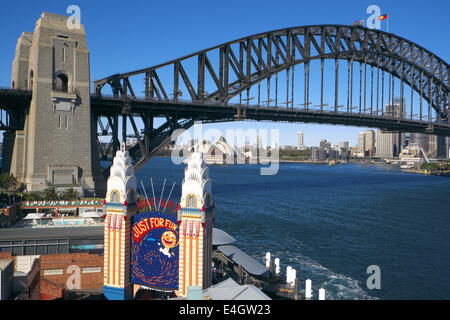 Luna park, Sydney et amusement park ride à Milsons Point, Sydney, New South Wales, Australie Banque D'Images