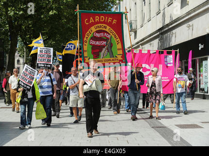Cardiff, Wales, UK. 10 juillet, 2014. Grève du secteur public un jour de grève. Les travailleurs de la fonction publique rassemblement à Cardiff 10 Juillet 2014 : Crédit D Legakis/Alamy Live News Banque D'Images