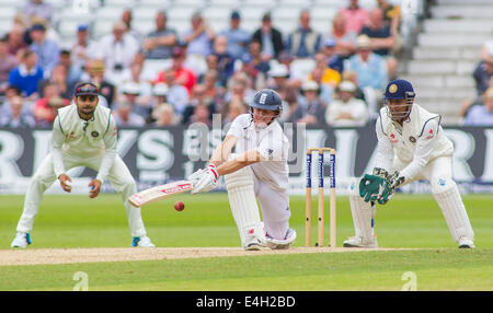 Nottingham, Royaume-Uni. 11 juillet, 2014. Virat Kohli Gary Ballance et Mahendra Singh Dhoni durant la troisième journée du premier test match entre l'Angleterre v l'Inde à Trent Bridge la masse, le 11 juillet 2014 à Nottingham, Angleterre. Credit : Mitchell Gunn/ESPA/Alamy Live News Banque D'Images