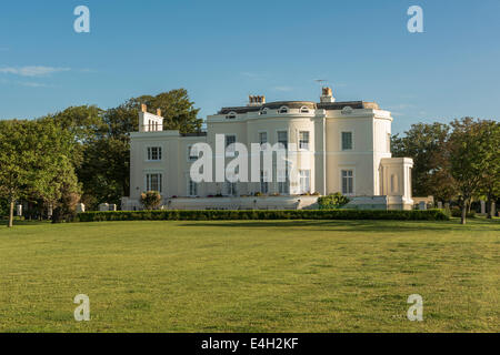 Beach House sur le front de mer de Worthing, West Sussex. Banque D'Images