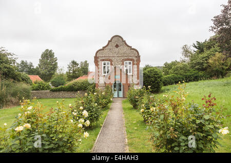 Le Musée du Coquillage dans la vallée de Glaven, Glandford, North Norfolk, UK, logé dans un style traditionnel de la région de construction de murs de silex Banque D'Images