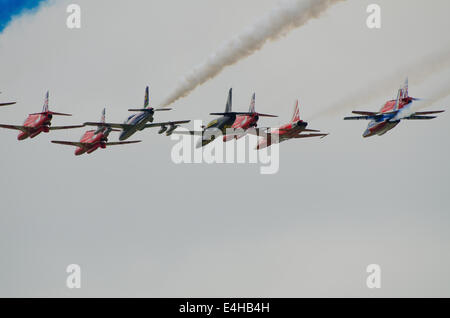 Les flèches rouges ont été au centre d'un événement spécial le vendredi de la Royal International Air Tattoo (RIAT) à RAF Fairford Banque D'Images