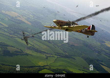 Bataille d'Angleterre le combat aérien combat artwork montrant RAF Hawker Hurricane abattre un Messerschmitt Bf 109 de la Luftwaffe. Banque D'Images