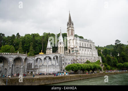 La Basilique de Notre Dame de Lourdes Banque D'Images