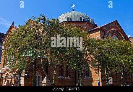 L'impressionnante cathédrale grecque Sainte-sophie de Londres. Banque D'Images