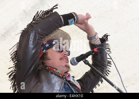 Adam Ant effectue à la 65e anniversaire de Bar Italia, à Frith Street, Soho, Londres Banque D'Images