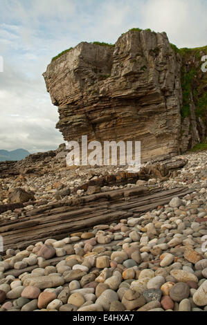 Elgol Plage avec falaise de grès patiné Banque D'Images