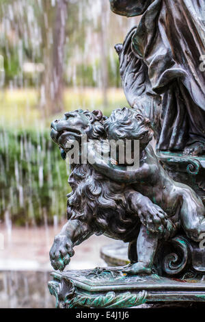 Sculpture en bronze mythologique. Fontaines ornementales du Palais d'Aranjuez, Madrid, Espagne Banque D'Images