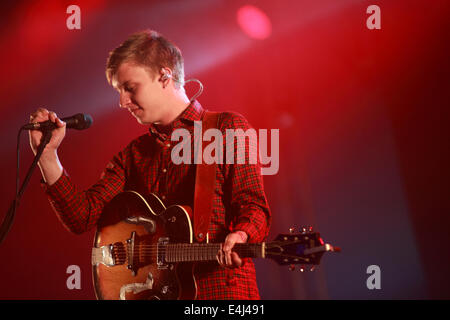 Balado, UK. 12 juillet, 2014. Ezra Gorge effectue à T dans le parc, balado, Kinross, Scotland, UK. 12 juillet, 2014. T dans le parc Music Festival Samedi 12 juillet Crédit : Loraine Ross/Alamy Live News Banque D'Images