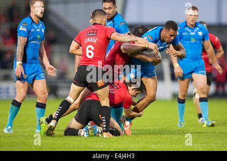 Salford, Royaume-Uni. 12 juillet, 2014. Super League Rugby. Salford Reds v Hull. Salford Red Devils Stand Off Rangi Chase en action. Credit : Action Plus Sport/Alamy Live News Banque D'Images