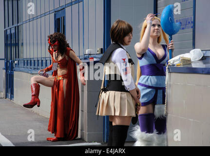 Saint-pétersbourg, Russie. 12 juillet, 2014. Les participants habillés comme des caractères à la quinzième festival cosplay de science-fiction "tarcon" à Saint-Pétersbourg. © Denis Tarasov/ZUMA/ZUMAPRESS.com/Alamy fil Live News Banque D'Images