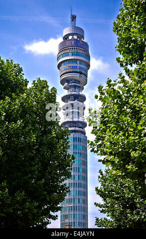 La BT Tower est une tour de communications situé dans Fitzrovia, Londres, administré par BT Group Banque D'Images