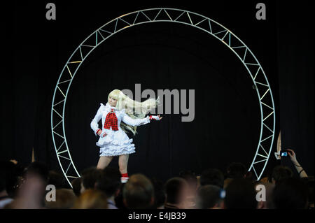 Saint-pétersbourg, Russie. 12 juillet, 2014. Une fille habillé comme Lili de Tekken au quinzième festival de science-fiction "cosplay" tarcon à Saint-Petersbourg. © Denis Tarasov/ZUMA/ZUMAPRESS.com/Alamy fil Live News Banque D'Images