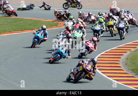 Hohenstein-Ernstthal, Allemagne. Le 13 juillet, 2014. Moto3 rider Australien Jack Miller (R) à partir de la Red Bull KTM Ajo équipe pendant les Grand Prix moto allemand au Sachsenring à Hohenstein-Ernstthal, Allemagne, 13 juillet 2014. Photo : Jan Woitas/dpa/Alamy Live News Banque D'Images