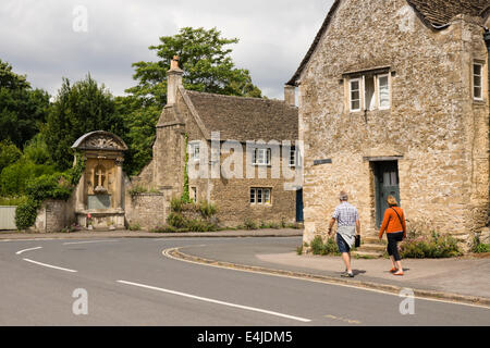Un pittoresque village de Lacock dans le Wiltshire England UK Banque D'Images