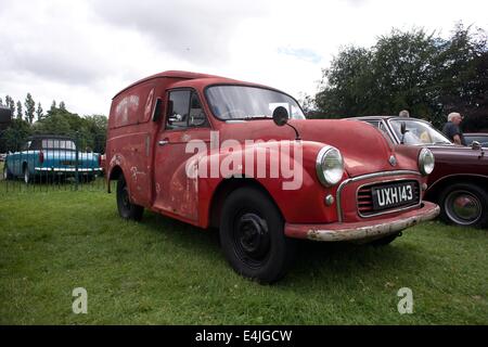 Manchester, UK 13 juillet 2014 un vieux van Royal Mail est exposé au sud et Didsbury MANCHESTER Car Show à Didsbury Park, South Manchester. De nombreuses forces de police, y compris le Cheshire, Durham, Staffordshire et West Midlands utilisé ce faire de préférence à d'autres. Classic Car Show Manchester, UK Crédit : John Fryer/Alamy Live News Banque D'Images