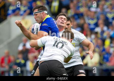 Warrington, Royaume-Uni. Le 13 juillet, 2014. Super League Rugby. Warrington Wolves contre London Broncos. London Broncos prop Oeal Krasniqi en action. Credit : Action Plus Sport/Alamy Live News Banque D'Images