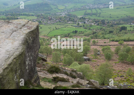 Vue depuis Curbar bord dans le parc national de Peak District, Derbyshire, Angleterre, RU Banque D'Images