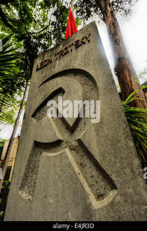 Memorial et tombeau de Léon Trotsky, la Révolution soviétique qui a vécu sa vie en exil au Mexique jusqu'à l'assassinat par des hommes Banque D'Images