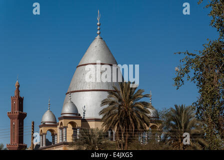 Tombe de al-Mahdi (et minaret de la mosquée Khalifa), Omdurman, au Soudan Banque D'Images