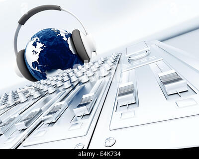 Le terrain à l'écoute au casque de la musique Banque D'Images