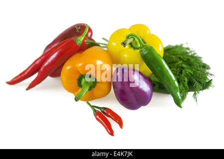 Juteux frais légumes sur fond blanc Banque D'Images