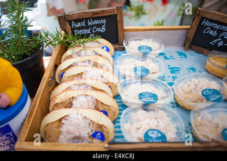 Crabe frais habillés Dorset festival des fruits de mer. Weymouth, Dorset, UK Banque D'Images