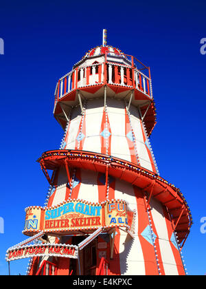 Helter Skelter victorienne parc d'amusement park ride Banque D'Images