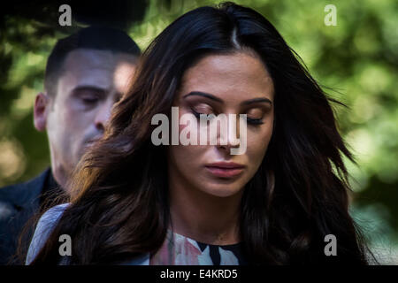 Londres, Royaume-Uni. 14 juillet, 2014. Tulisa Contostavlos arrive à Southwark Crown Court à Londres Crédit : Guy Josse/Alamy Live News Banque D'Images